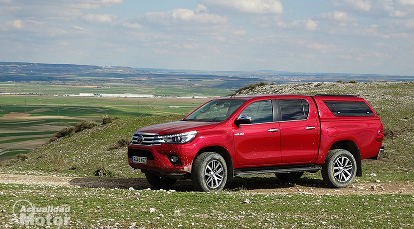 Test Toyota Hilux offroad