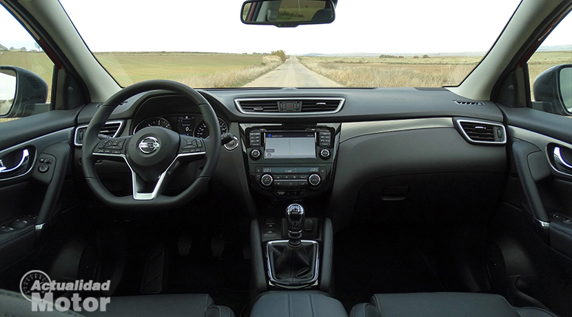  Test Nissan Qashqai interior and dashboard 