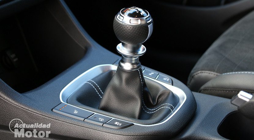 Use of gear shifting in when learning to drive a manual car 